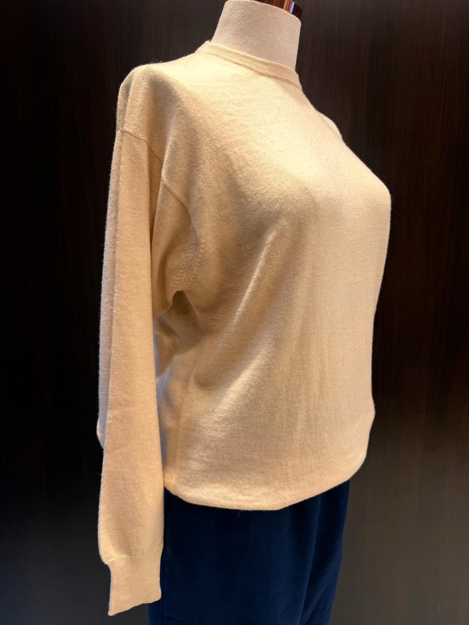 Suéter 100%lã de cashmere.gola redonda. Unissex. Tamanho único
