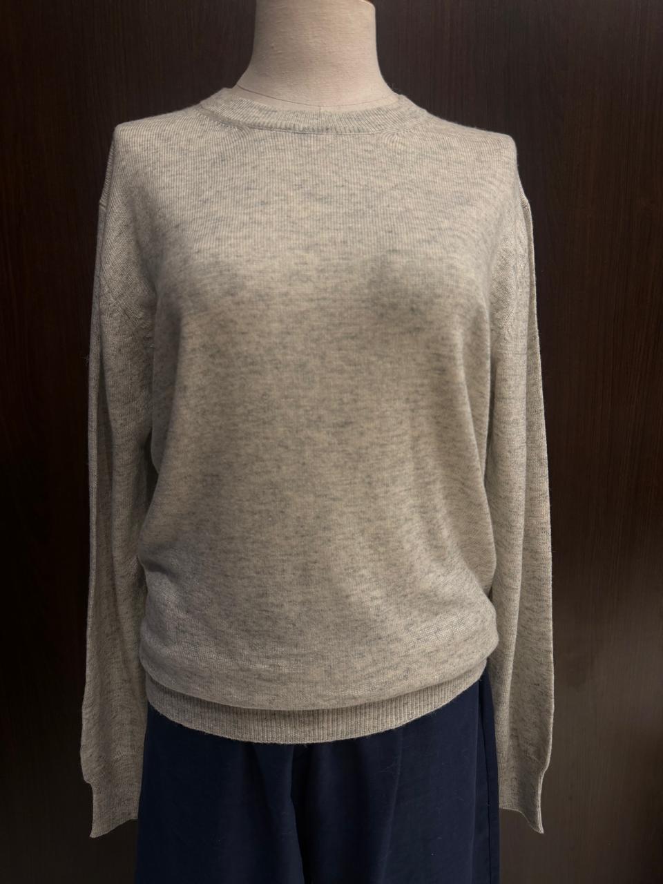 Suéter 100%lã de cashmere.gola redonda. Unissex. Tamanho único