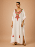 Kaftan Bordado – Branco Medalhão Coral