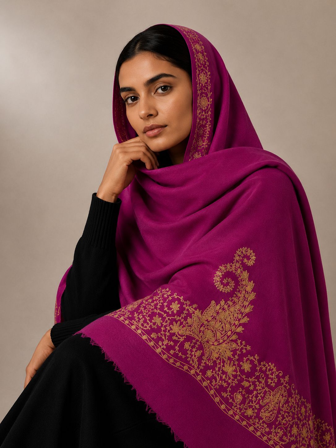 Pashmina Cashmere Bordada com Fio Metálico