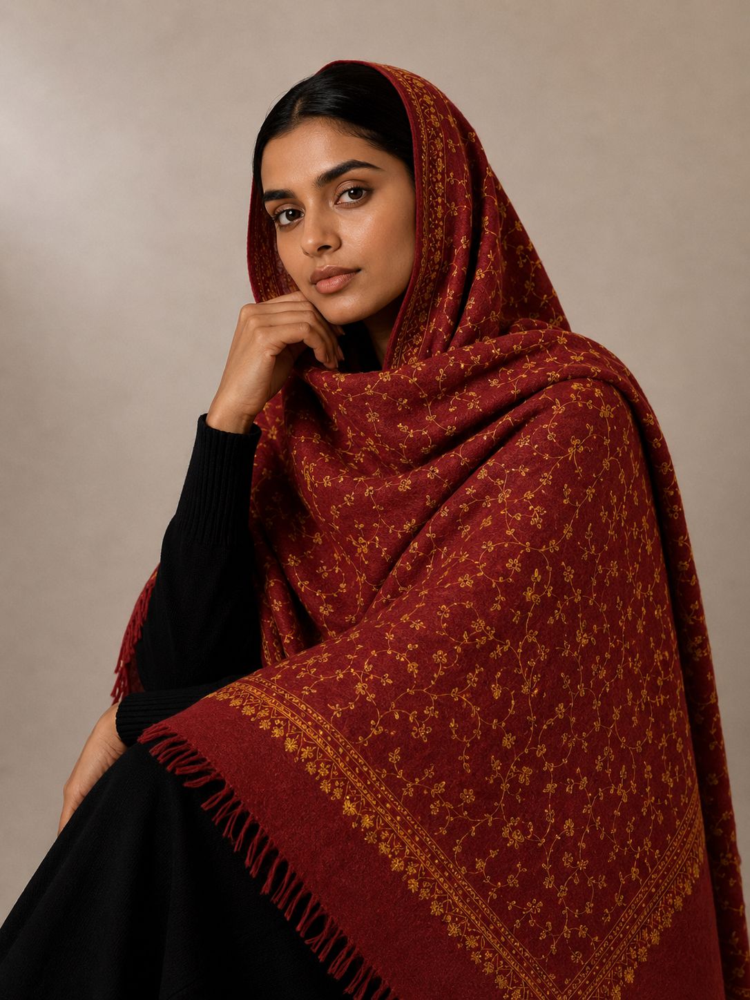 Pashmina Cashmere Bordada com Fio Metálico