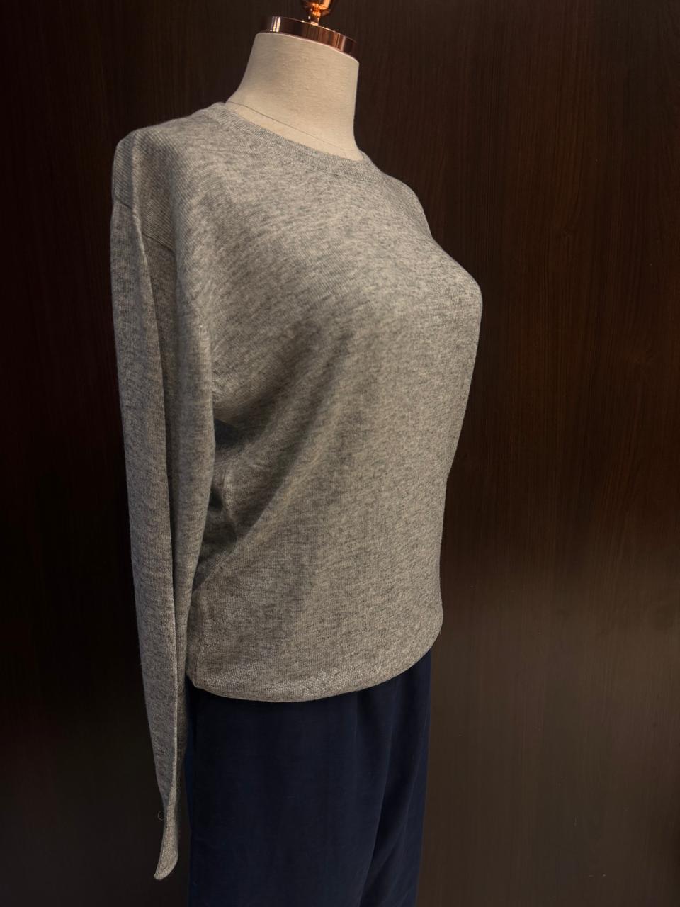 Suéter 100%lã de cashmere.gola redonda. Unissex. Tamanho único