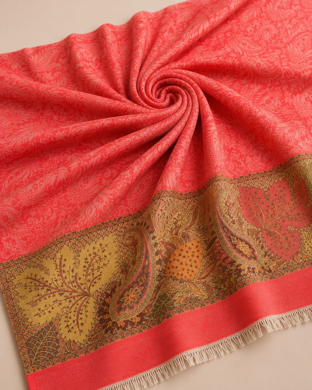 Pashmina Jacquard Paisley com Barra Ornamental — Coral