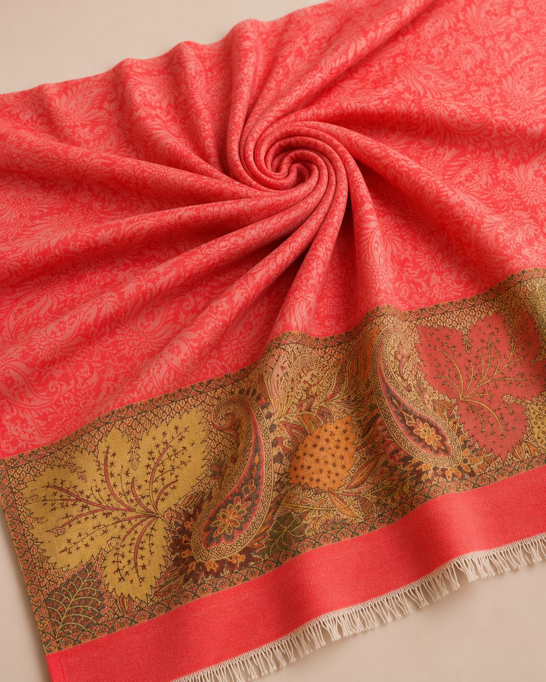 Pashmina Jacquard Paisley com Barra Ornamental — Coral