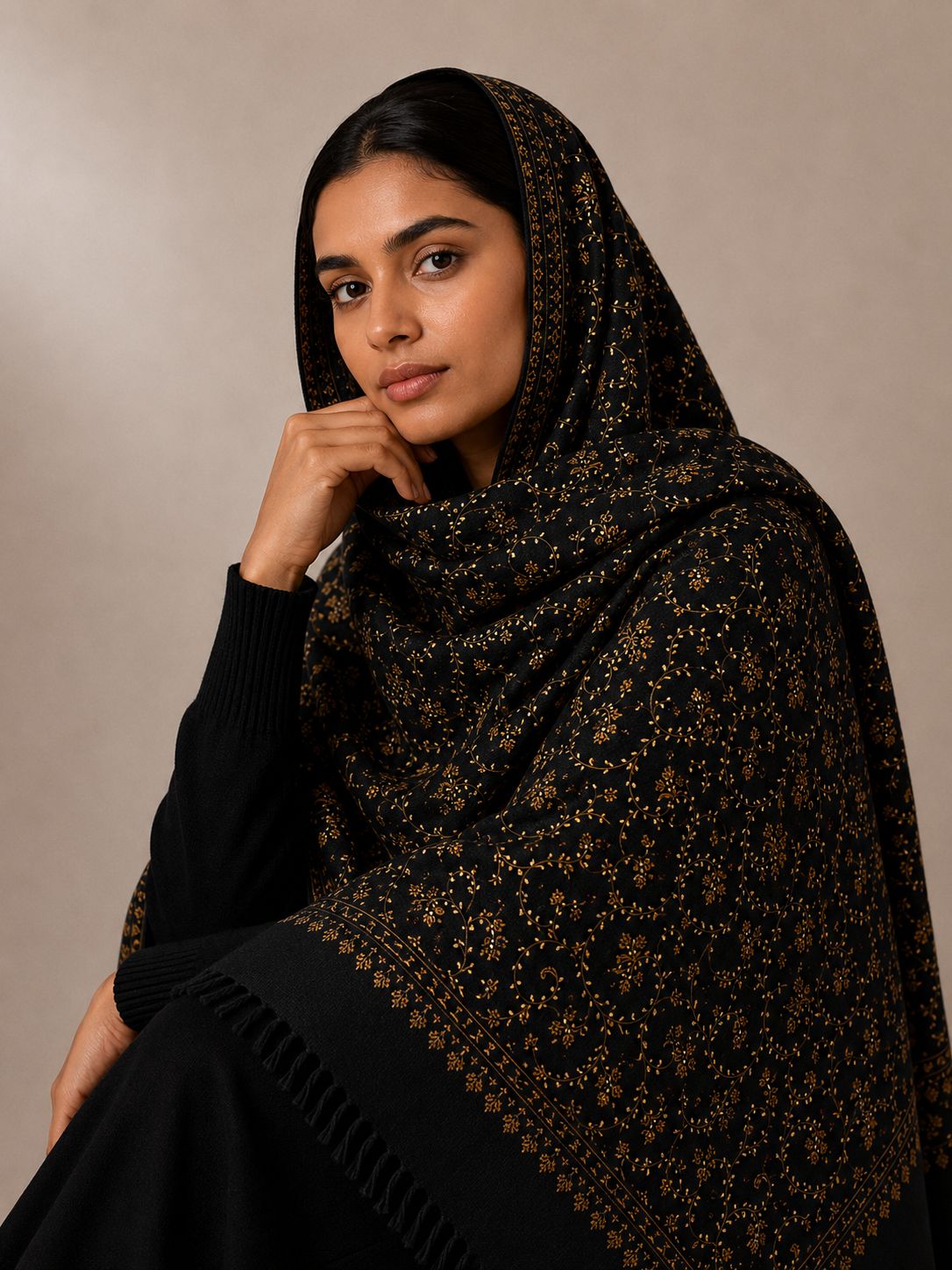 Pashmina Cashmere Bordada com Fio Metálico
