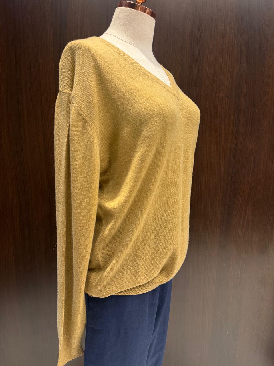 Suéter 100%lã de cashmere.gola redonda. Unissex. Tamanho único