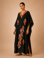 Kaftan Bordado – Preto Floral Laranja Turquesa (A)