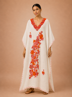 Kaftan Bordado – Creme Floral Vermelho