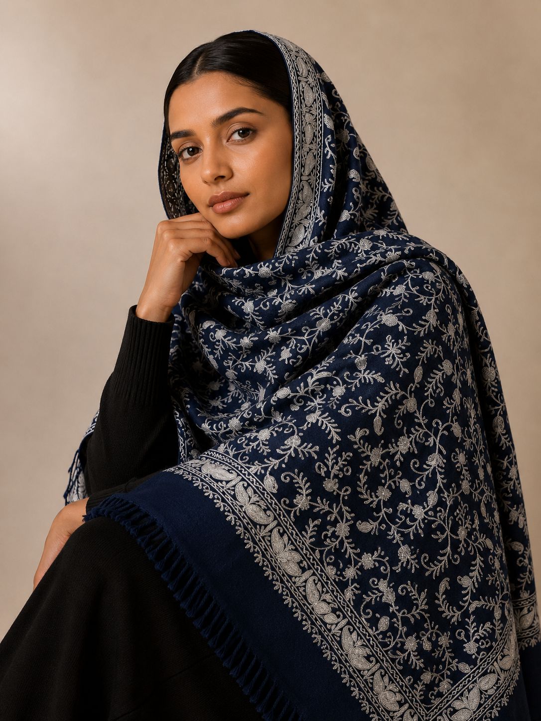 Pashmina Cashmere Bordada com Fio Metálico