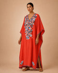 Kaftan Bordado – Vermelho Laranja Floral Azul