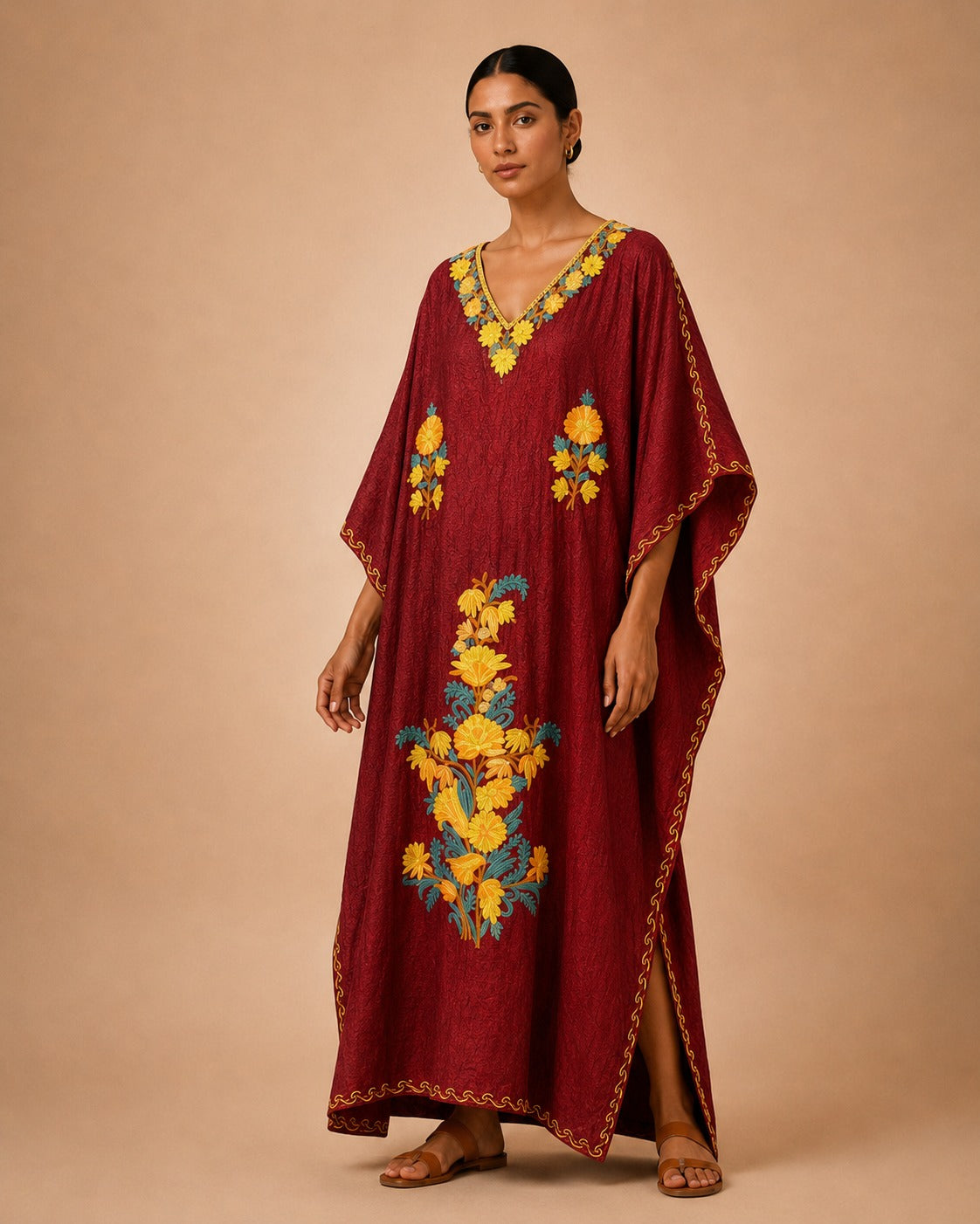 Kaftan Bordado – Vinho Floral Amarelo Turquesa