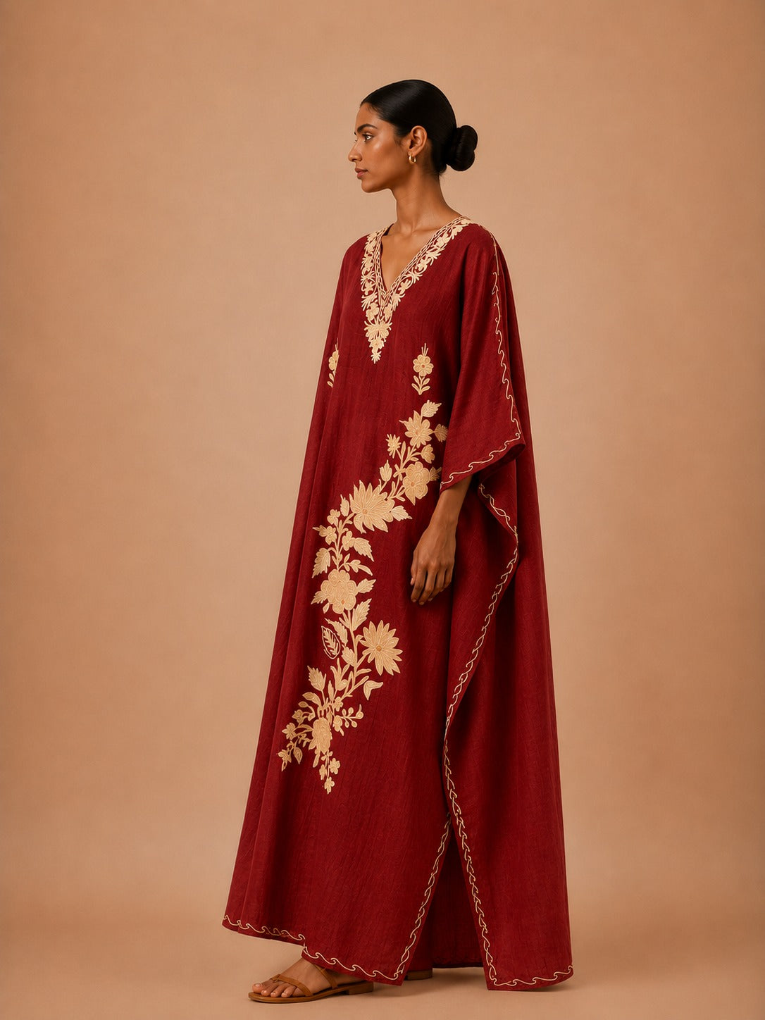 Kaftan Bordado – Vermelho Floral Creme