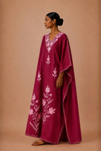 Kaftan Bordado – Bordô Motivo Folha Rosa