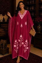 Kaftan Bordado – Bordô Motivo Folha Rosa