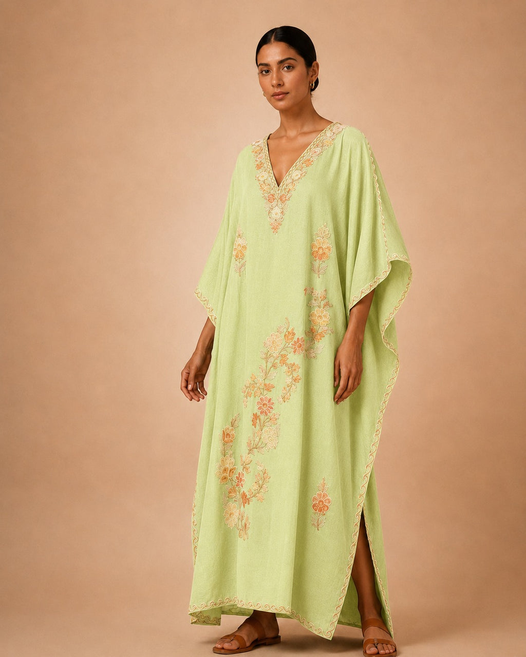 Kaftan Bordado – Verde Limão Floral Pêssego