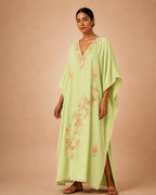 Kaftan Bordado – Verde Limão Floral Pêssego