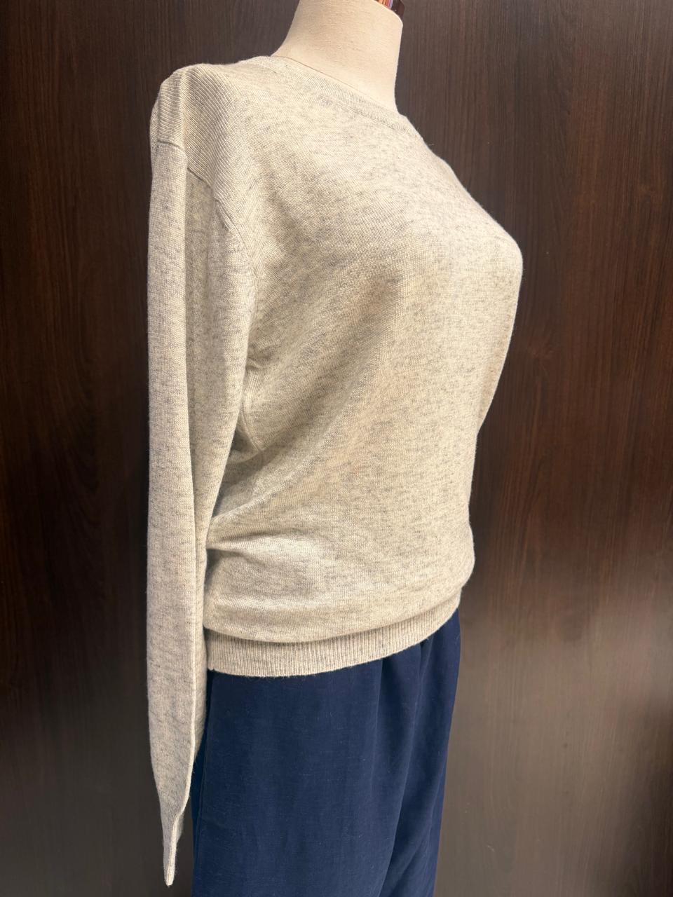Suéter 100%lã de cashmere.gola redonda. Unissex. Tamanho único