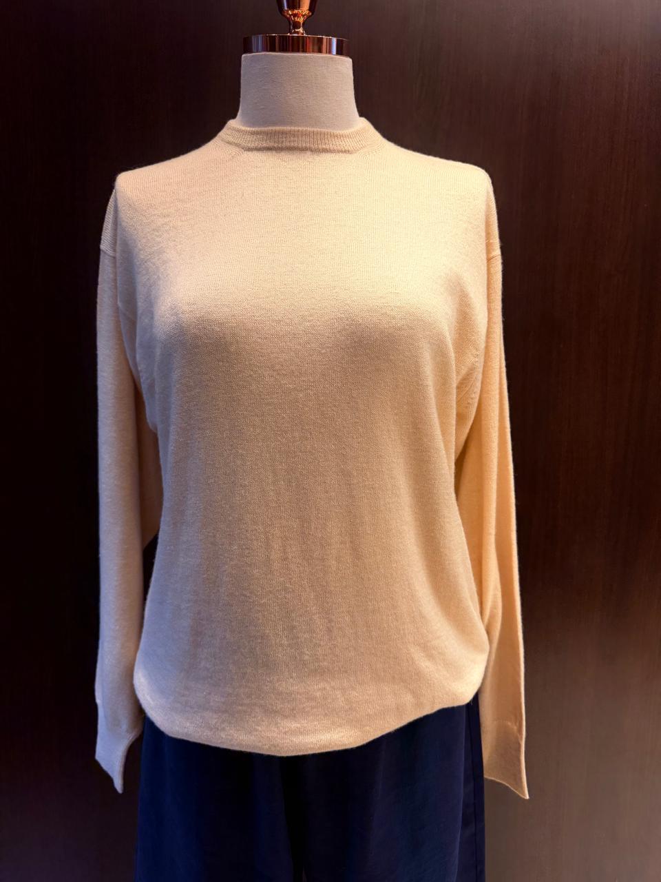 Suéter 100%lã de cashmere.gola redonda. Unissex. Tamanho único