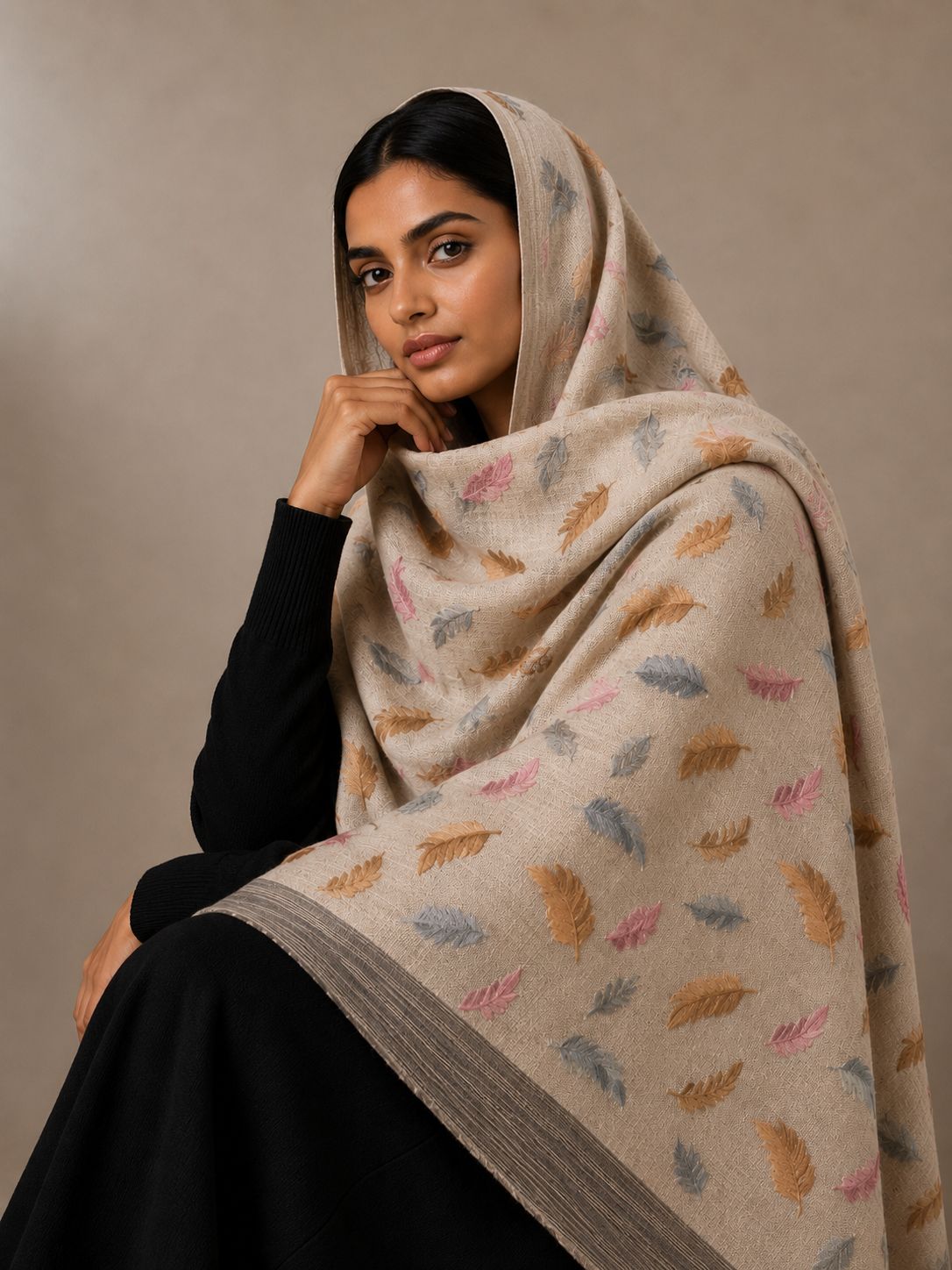 Pashmina Cashmere Bordada com Fio Metálico