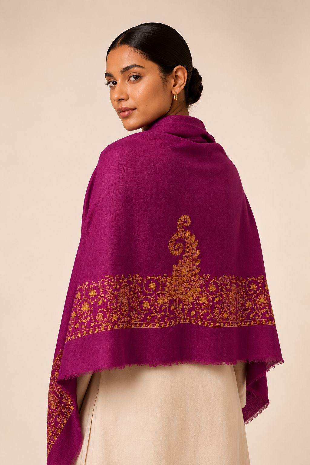Pashmina Cashmere Bordada com Fio Metálico