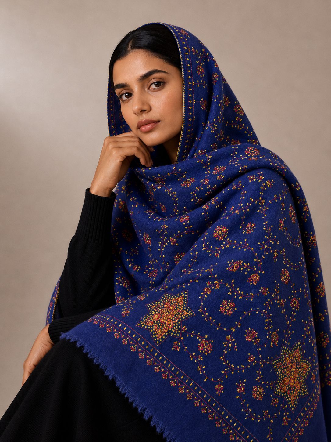 Pashmina Cashmere Bordada com Fio Metálico