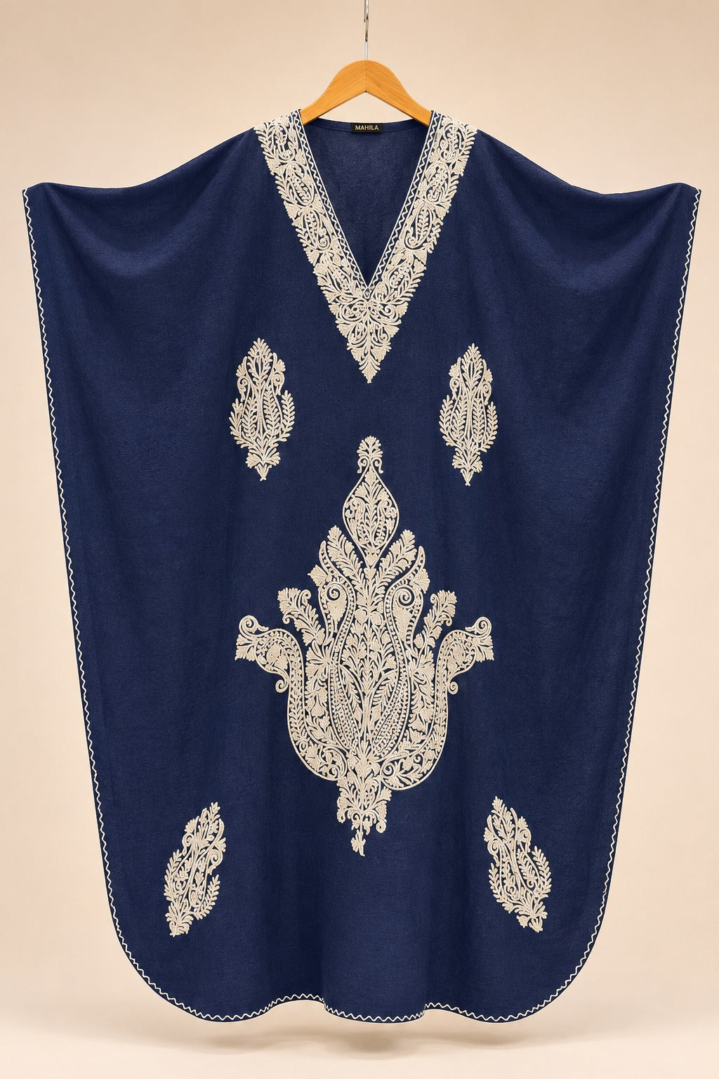 Kaftan Bordado – Azul Marinho Medalhão Creme