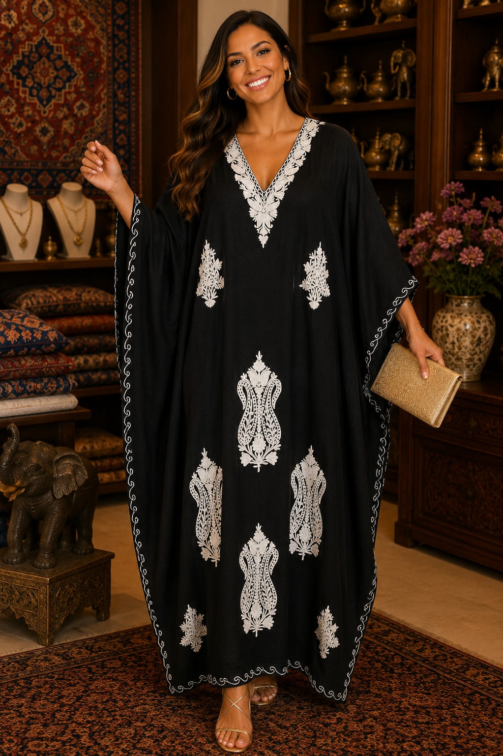 Kaftan Bordado – Preto Medalhão Creme