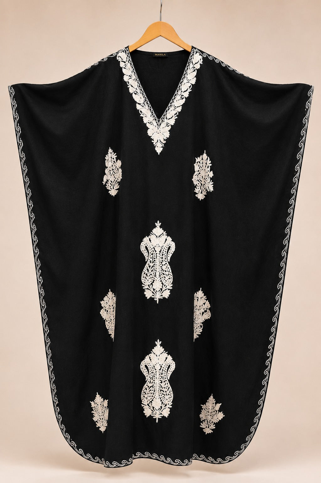Kaftan Bordado – Preto Medalhão Creme