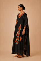 Kaftan Bordado – Preto Floral Laranja Turquesa (A)