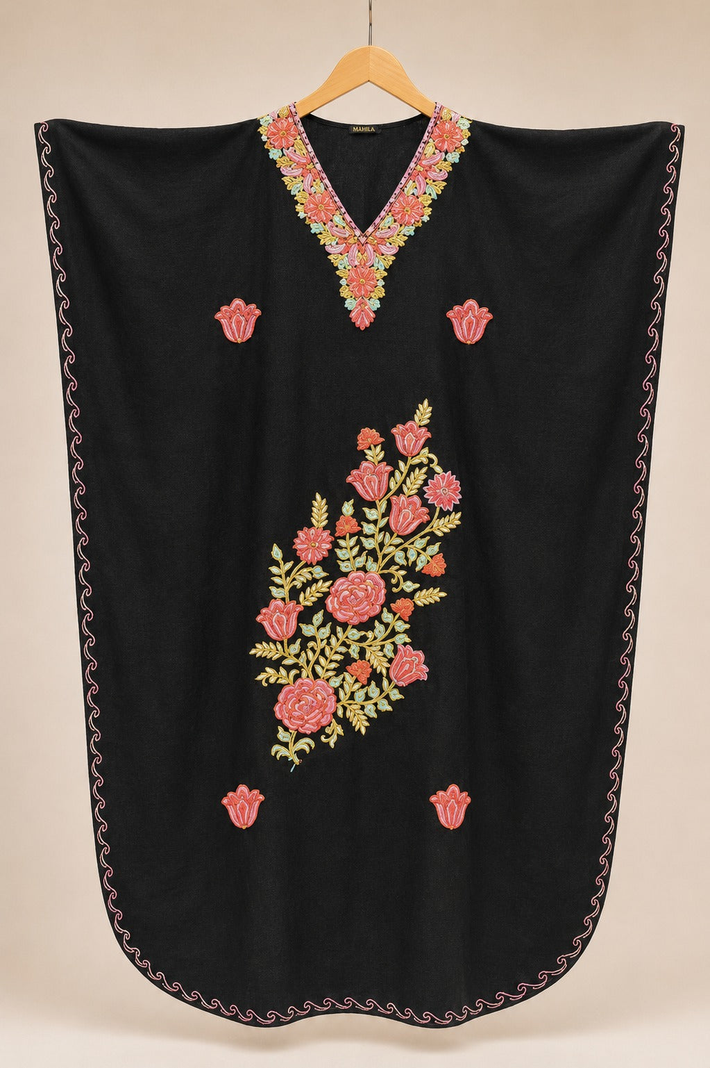 Kaftan Bordado – Preto Rosa Coral