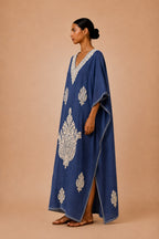 Kaftan Bordado – Azul Marinho Medalhão Creme