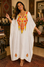 Kaftan Bordado – Branco Floral Vermelho Dourado