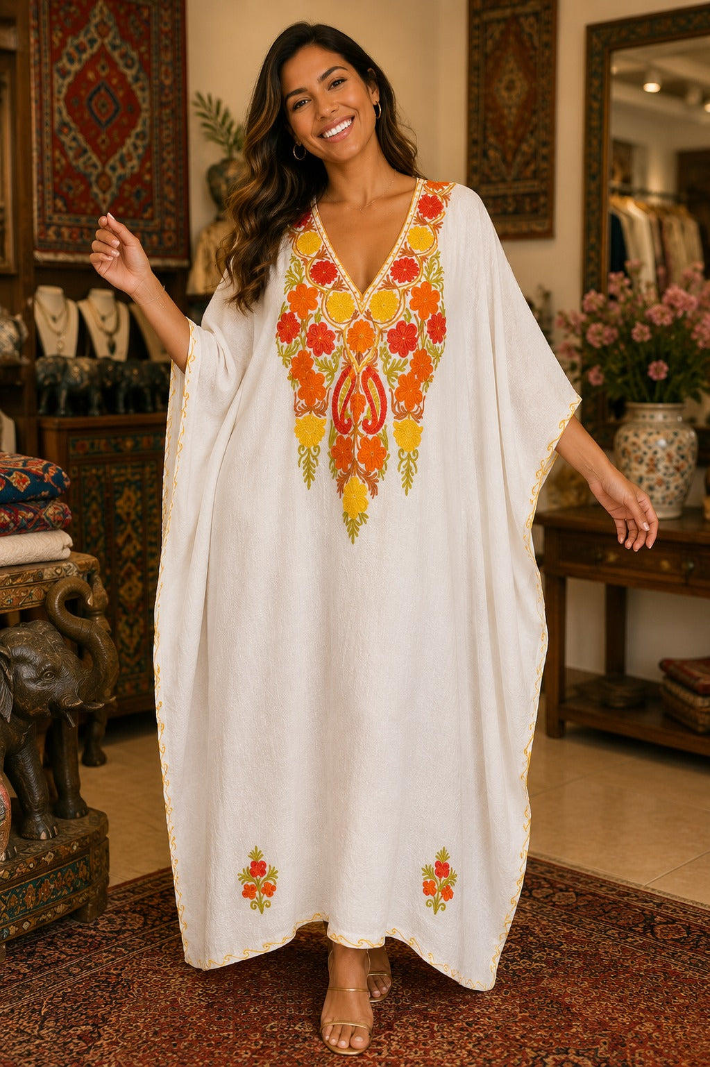 Kaftan Bordado – Branco Floral Vermelho Dourado