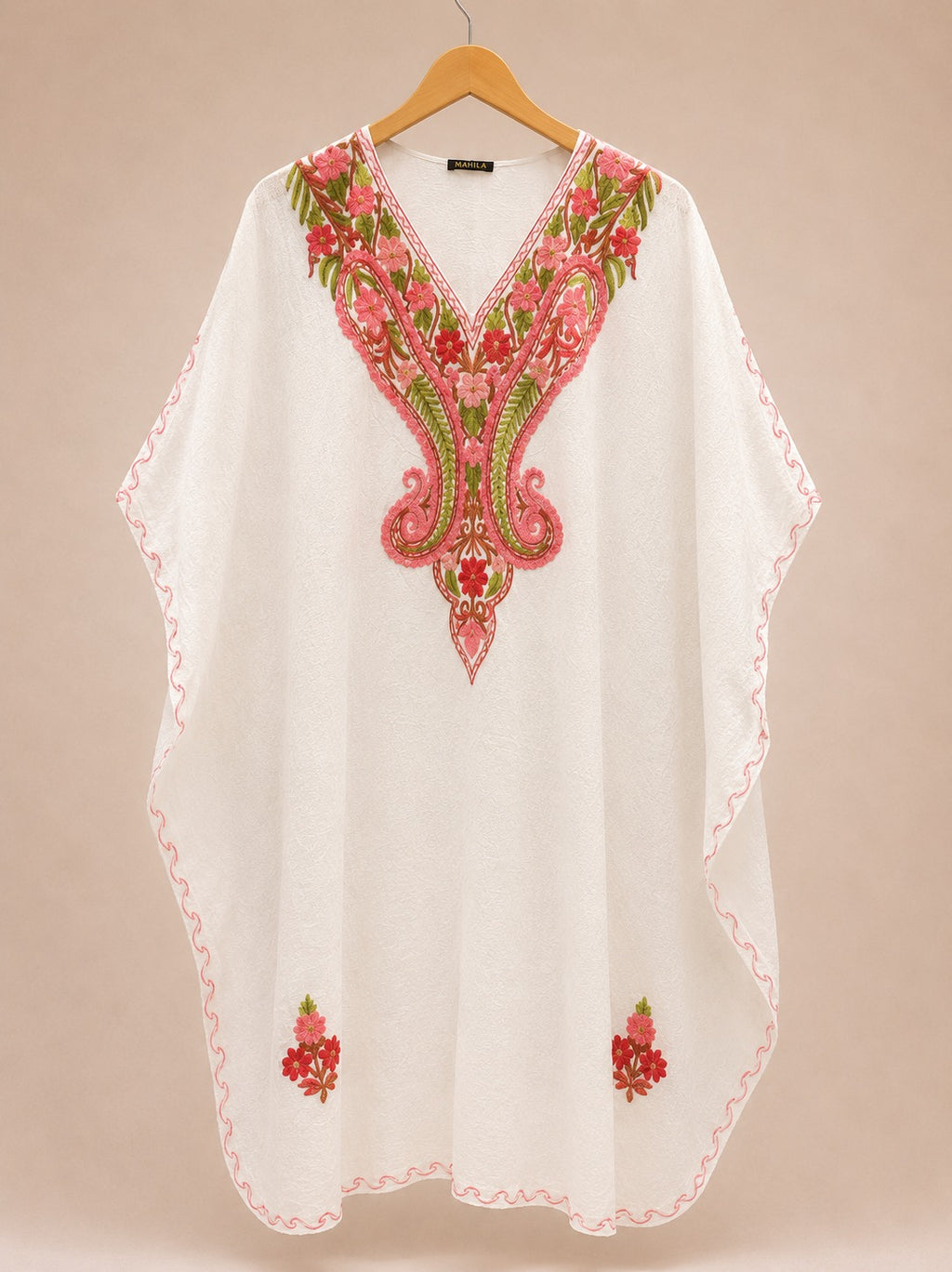 Kaftan Bordado – Branco Medalhão Coral