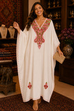 Kaftan Bordado – Branco Medalhão Coral