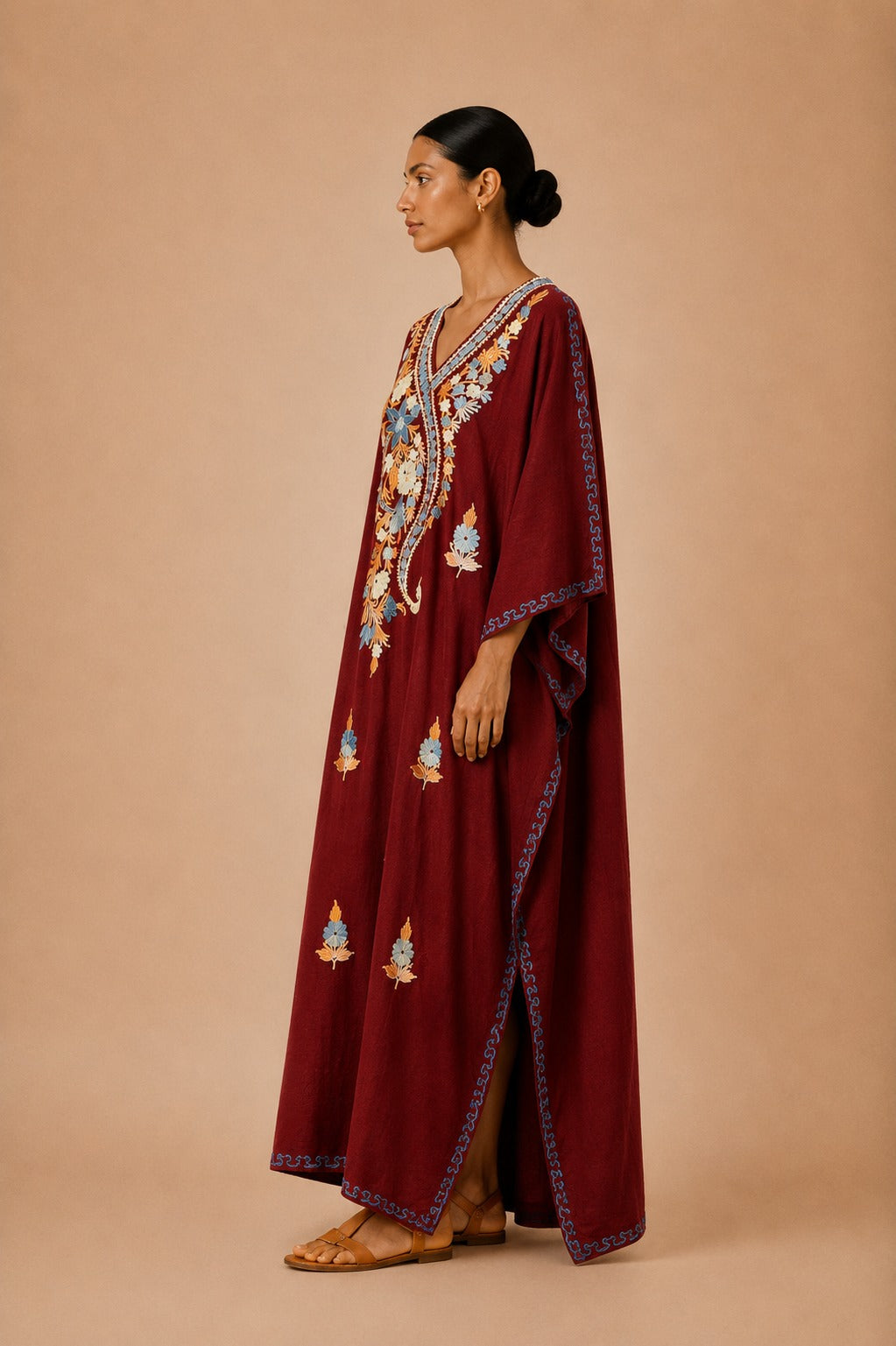 Kaftan Bordado – Vinho Floral Pavão