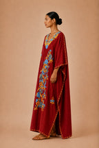 Kaftan Bordado – Vinho Floral Dourado Azul