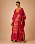 Kaftan Bordado – Vermelho Floral Coral