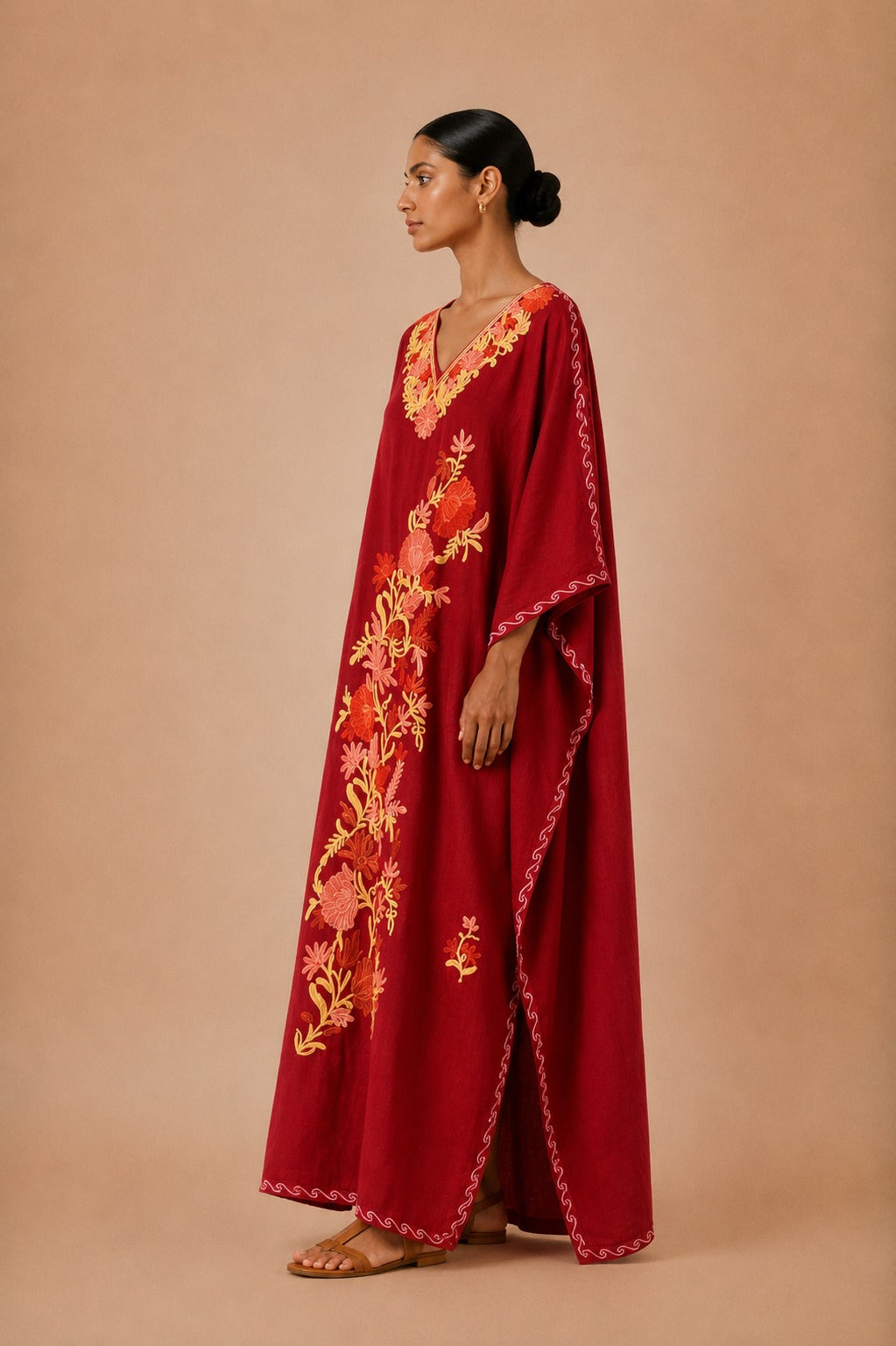 Kaftan Bordado – Vermelho Floral Coral